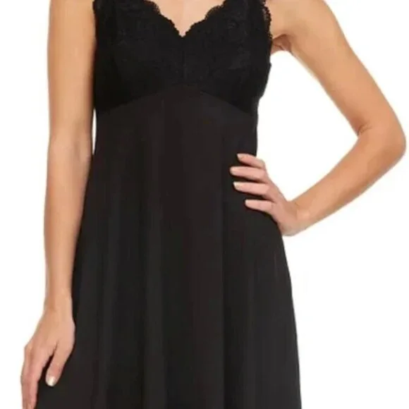 Flora Nikrooz Women's 2-Pack V-Neck Lightweight Soft Lace (Black/Pink, Medium) - Picture 2 of 5